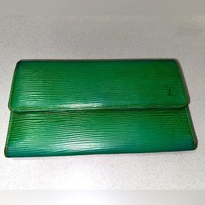 Louis Vuitton Epi Green Long Wallet Used (Authentic) -Serial# CA0964